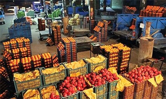 توزیع میوه نوروزی در 15 بازار روز میوه و تره بار شهر ارومیه