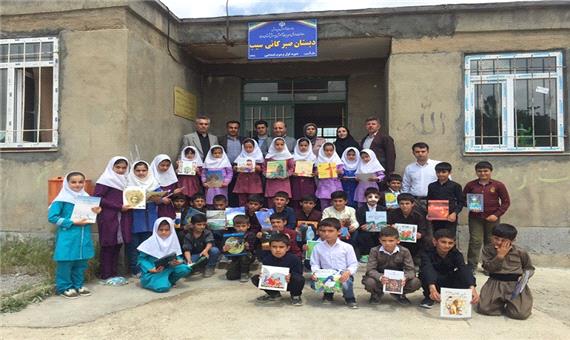 بیست و دومین کتابخانه اهدایی خیران در مهاباد راه اندازی شد