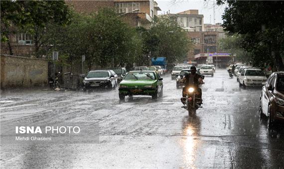 مناطق شمالی آذربایجان غربی درگیر بارش می شود