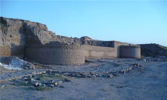 دیوار حفاظتی قلعه بختک ملکان اصلاح می‌شود