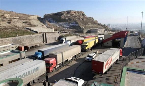 ماهانه 28 هزار خودرو باری از مرزهای آذربایجان غربی تردد می کند