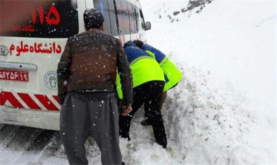 نجات جان 39 مادر باردار گرفتار در برف در آذربایجان غربی طی بارشهای اخیر