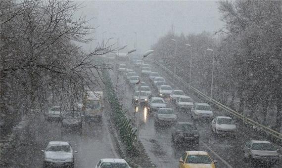 بارش شدید برف در 14 مسیر مختلف آذربایجان شرقی