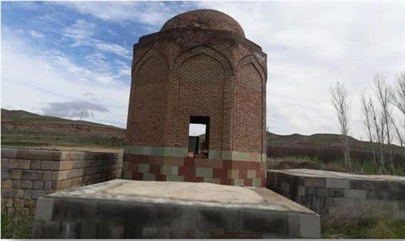 مرمت و ساماندهی مقبره تاریخی «عزیزکندی» هشترود
