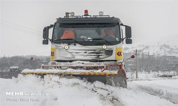 مسدود شدن راه ارتباطی 60 روستای هشترود بر اثر بارش برف