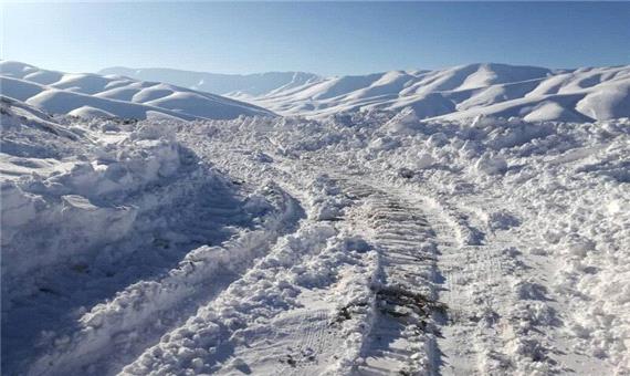 15 روستای مهاباد همچنان در محاصره برف قرار دارد