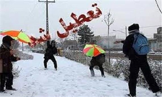 مدارس برخی از شهرستانهای آذربایجان شرقی به دلیل بارش برف تعطیل شد