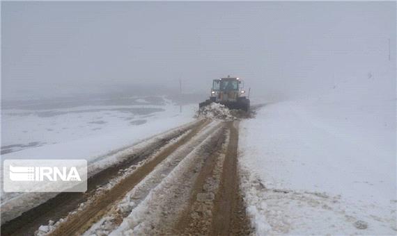 45 روستای مهاباد در محاصره برف و کولاک