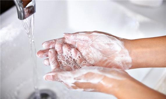 آب و صابون مایع بهترین گزینه برای ضدعفونی‌کردن دست‌هاست