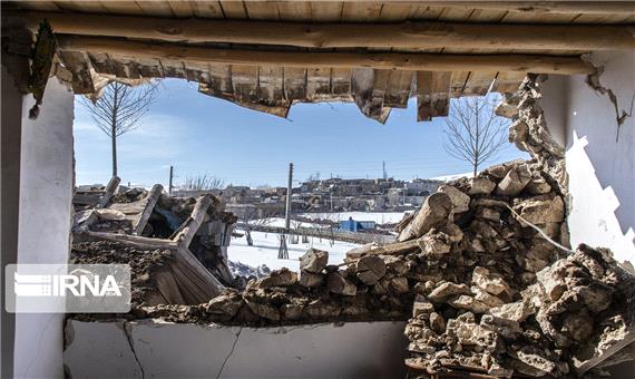 بیمه، خسارت‌ زلزله‌زدگان قطور را تا پایان سال پرداخت می‌کند