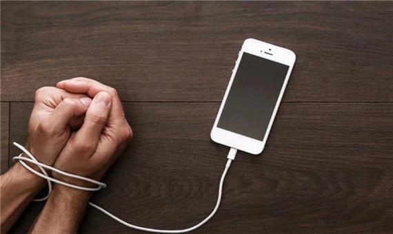 5 عادت اشتباه استفاده از گوشی هوشمند که باید از آن‌ها دست بکشیم