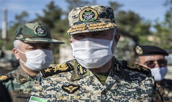 فرمانده نیروی زمینی ارتش از مرزهای ایران با ارمنستان و جمهوری آذربایجان بازدید کرد