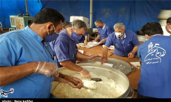 پخت غذای نذری در سالروز شهادت حضرت زهرا(س) در آذربایجان شرقی به روایت تصویر‌