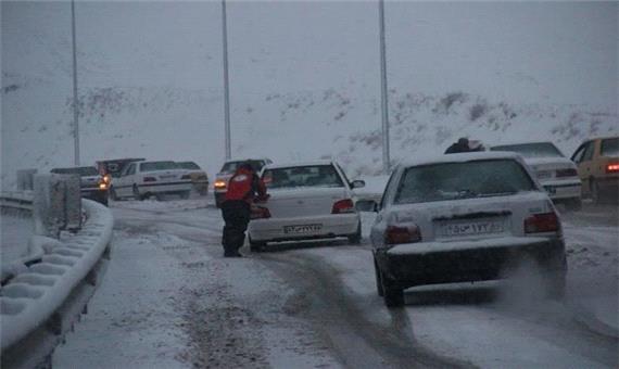 مسدود شدن راه ارتباطی 7 روستای اهر بر اثر برف و کولاک