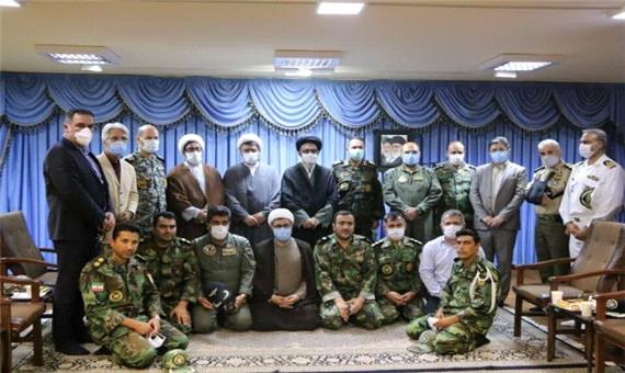 دیدار فرمانده قرارگاه لشکر 21 حمزه و جمعی از فرماندهان و مسئولین ارتش مستقر در تبریز