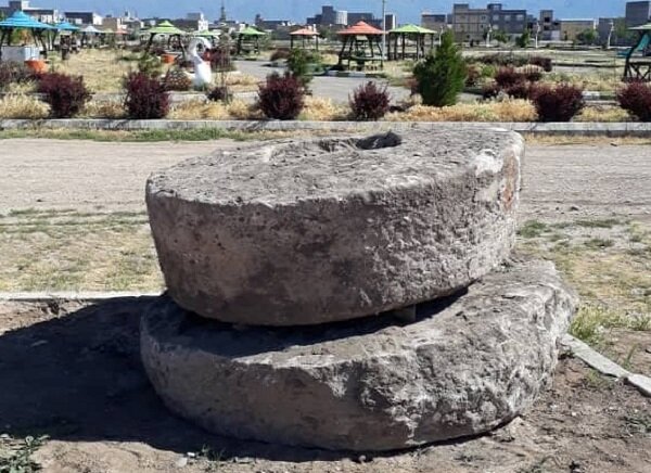 شناسایی ۲ آسیاب سنگی تاریخی در سراب