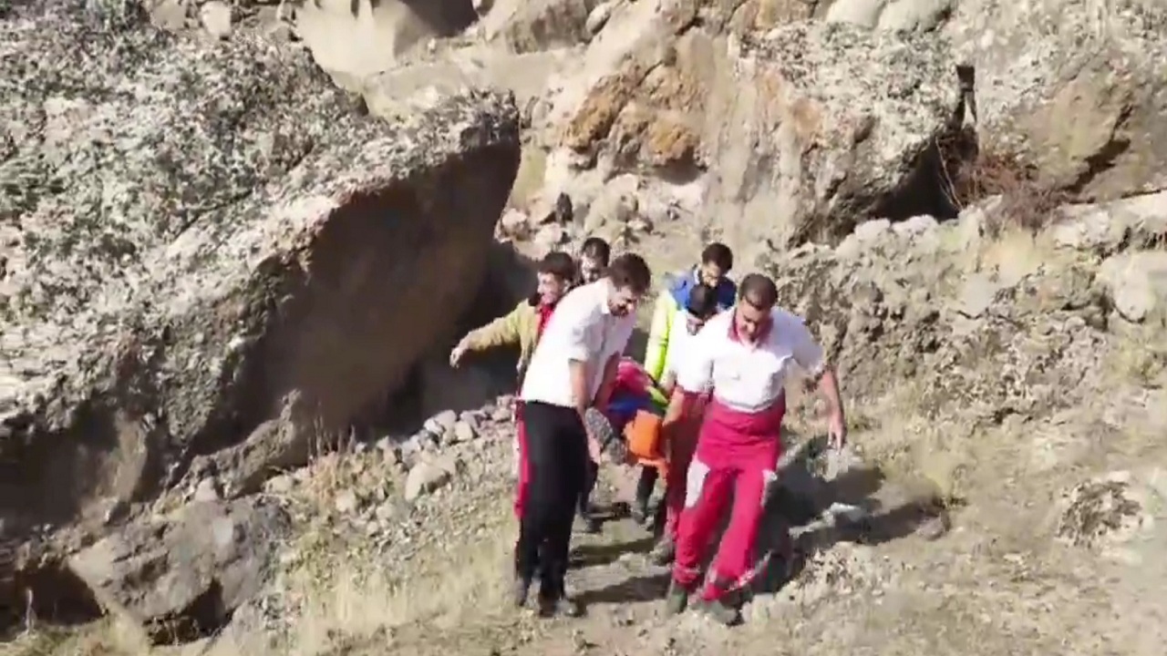 نجات کوهنورد مصدوم در ارتفاعات روستای چناب هوراند
