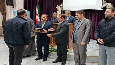 تجلیل از برگزیده‌های اجلاس سراسری نماز