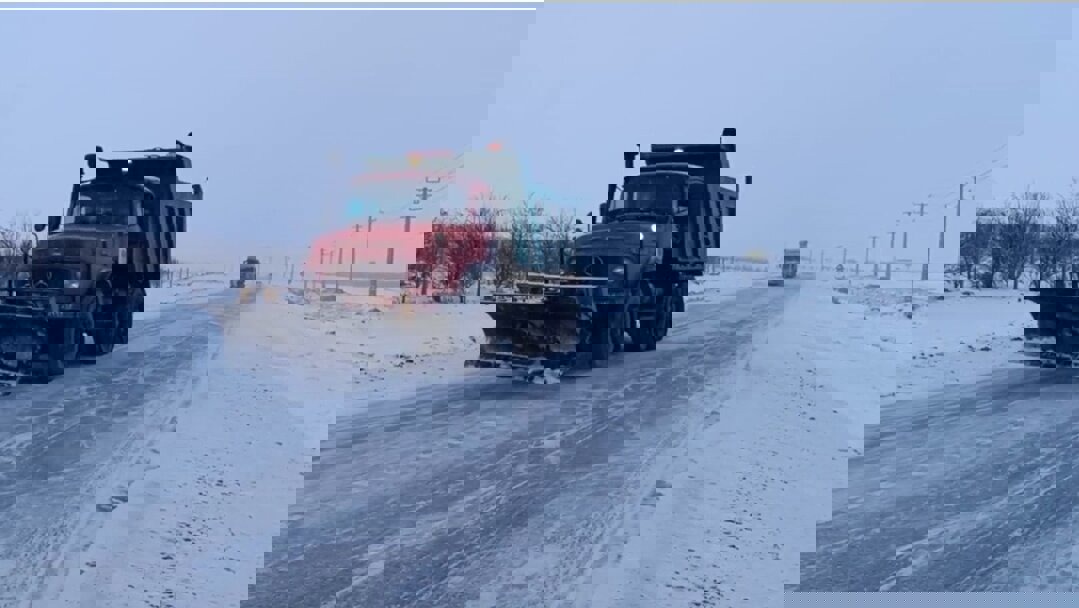 شکری:۳۰۰۰ کیلومتر از محورهای مواصلاتی آذربایجان غربی برف روبی شد