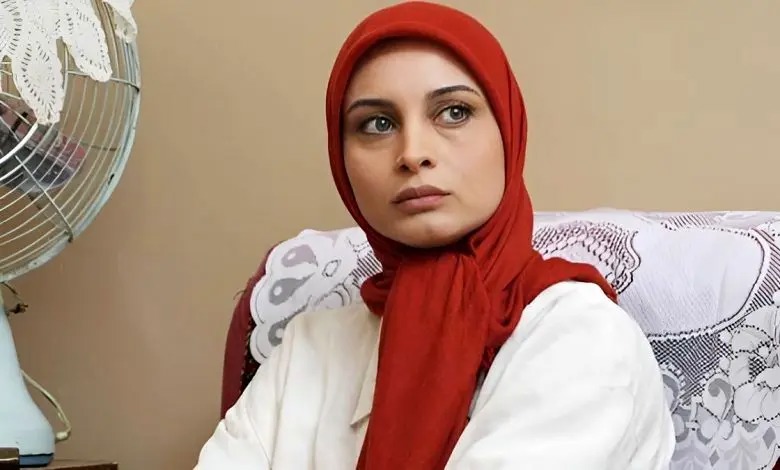 میکاپ پرزرق‌ و برق مریم کاویانی