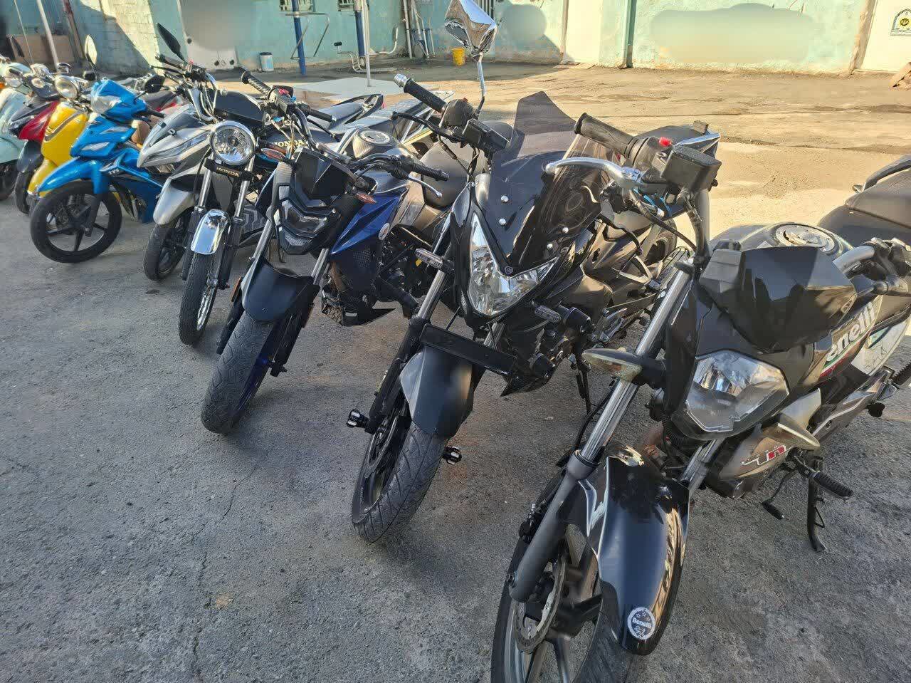 کشف ۱۱ دستگاه موتورسیکلت سرقتی در بوکان