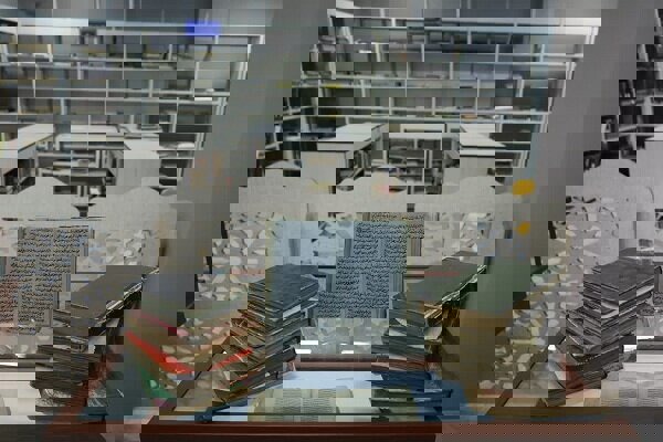 ۳۴۴ نسخه کتاب و سند تاریخی در ارومیه اهدا شد