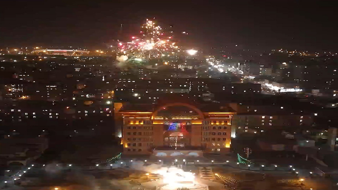 آسمان تبریز نور باران می‌شود