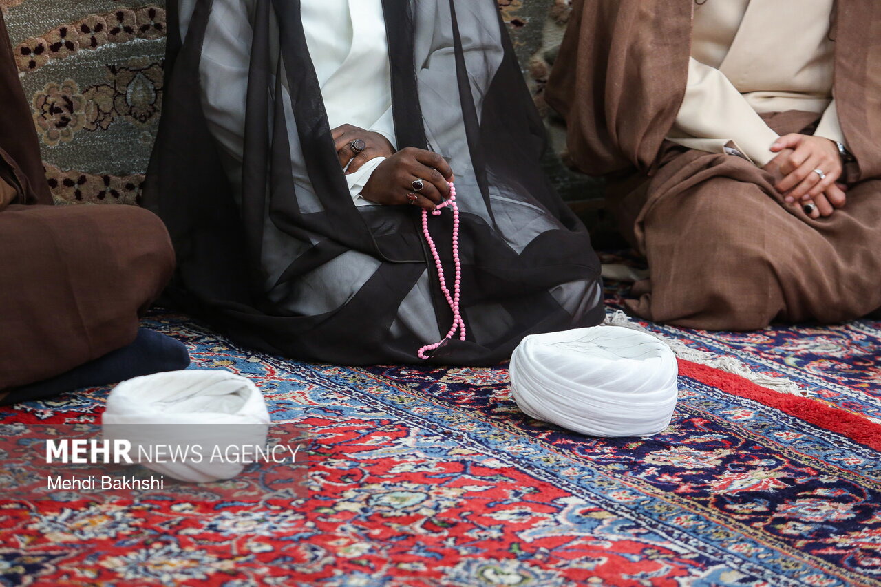 عمامه گذاری ۲ طلبه تکاب همزمان با روز نیمه شعبان