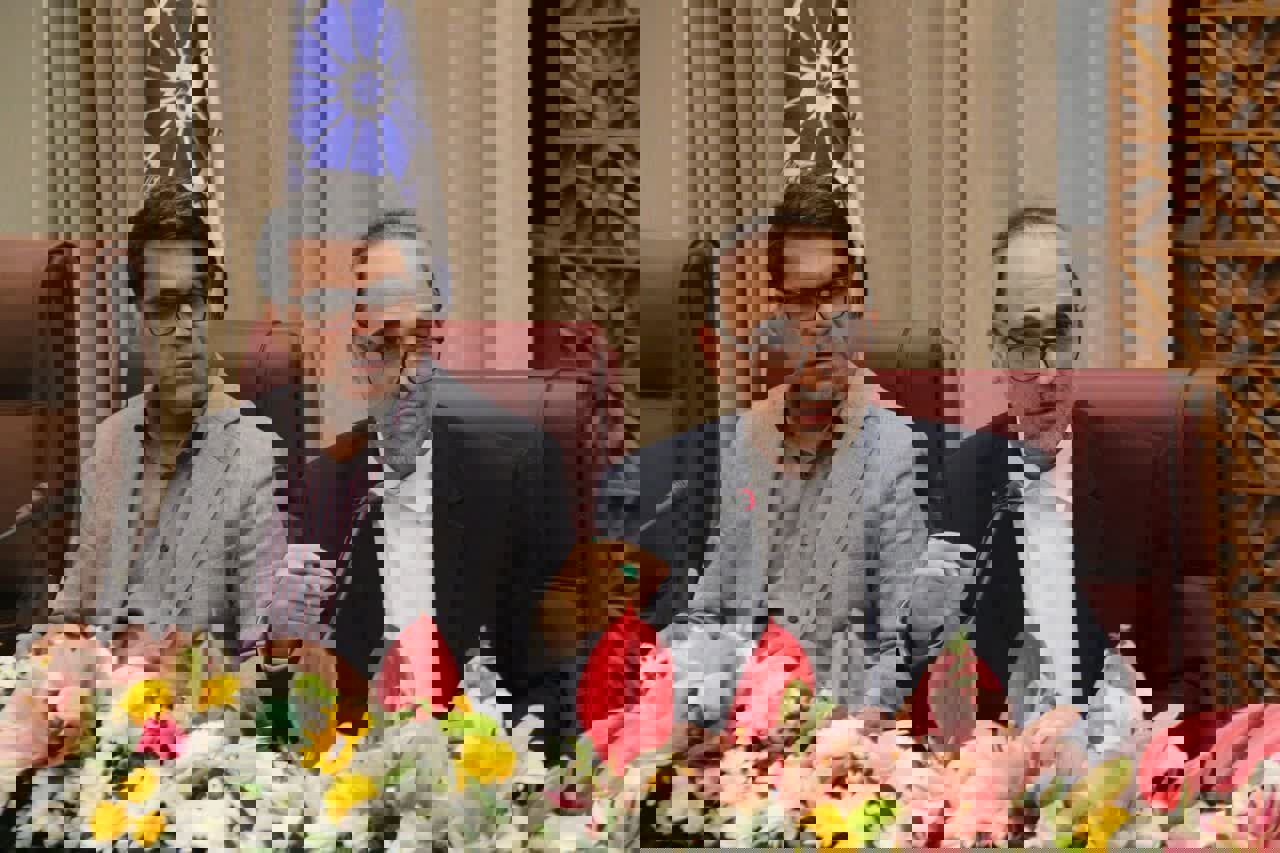 خدادادی: ۳۸۶ زندانی جرایم غیرعمد در اردبیل آزاد شدند