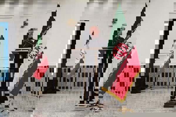 کشیش عزیزیان: انقلاب اسلامی عزت ملی را به ایران بازگرداند