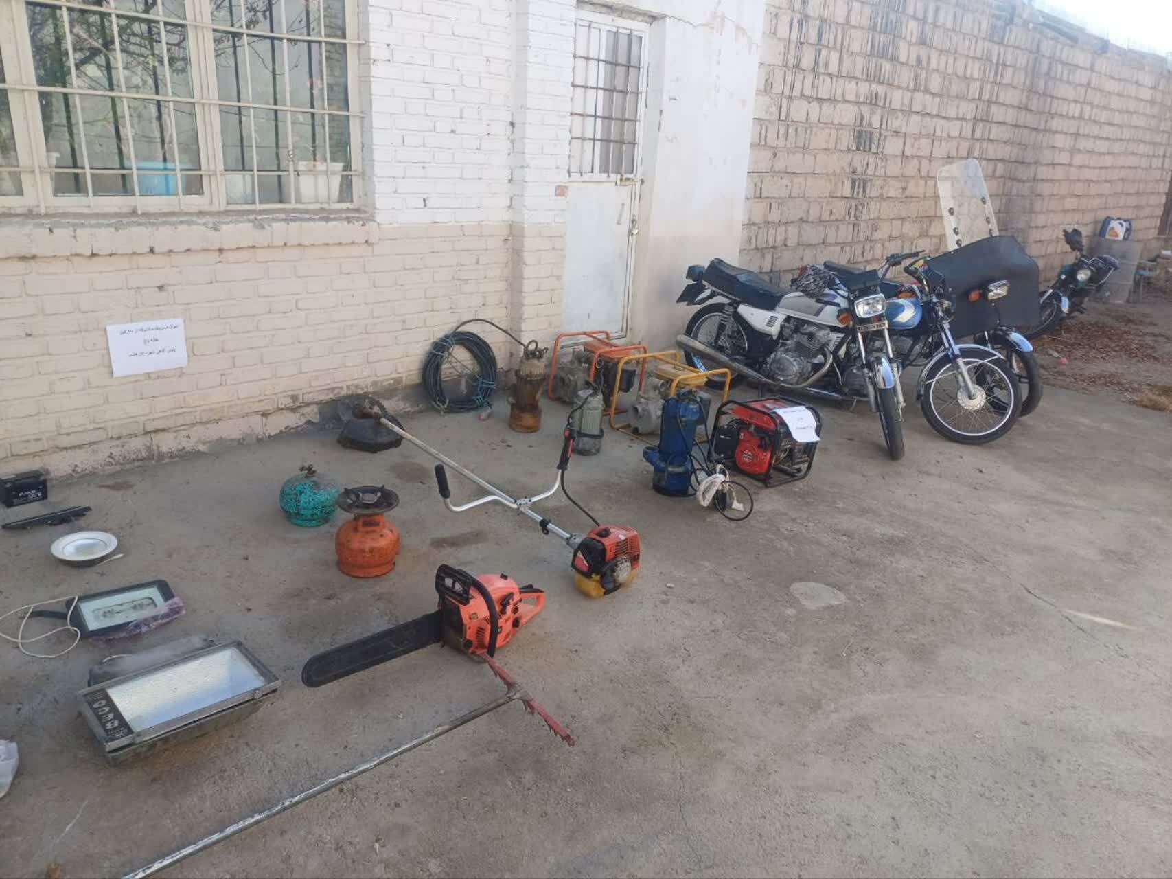 دستگیری۷ سارق و ۴ مال خر در تکاب