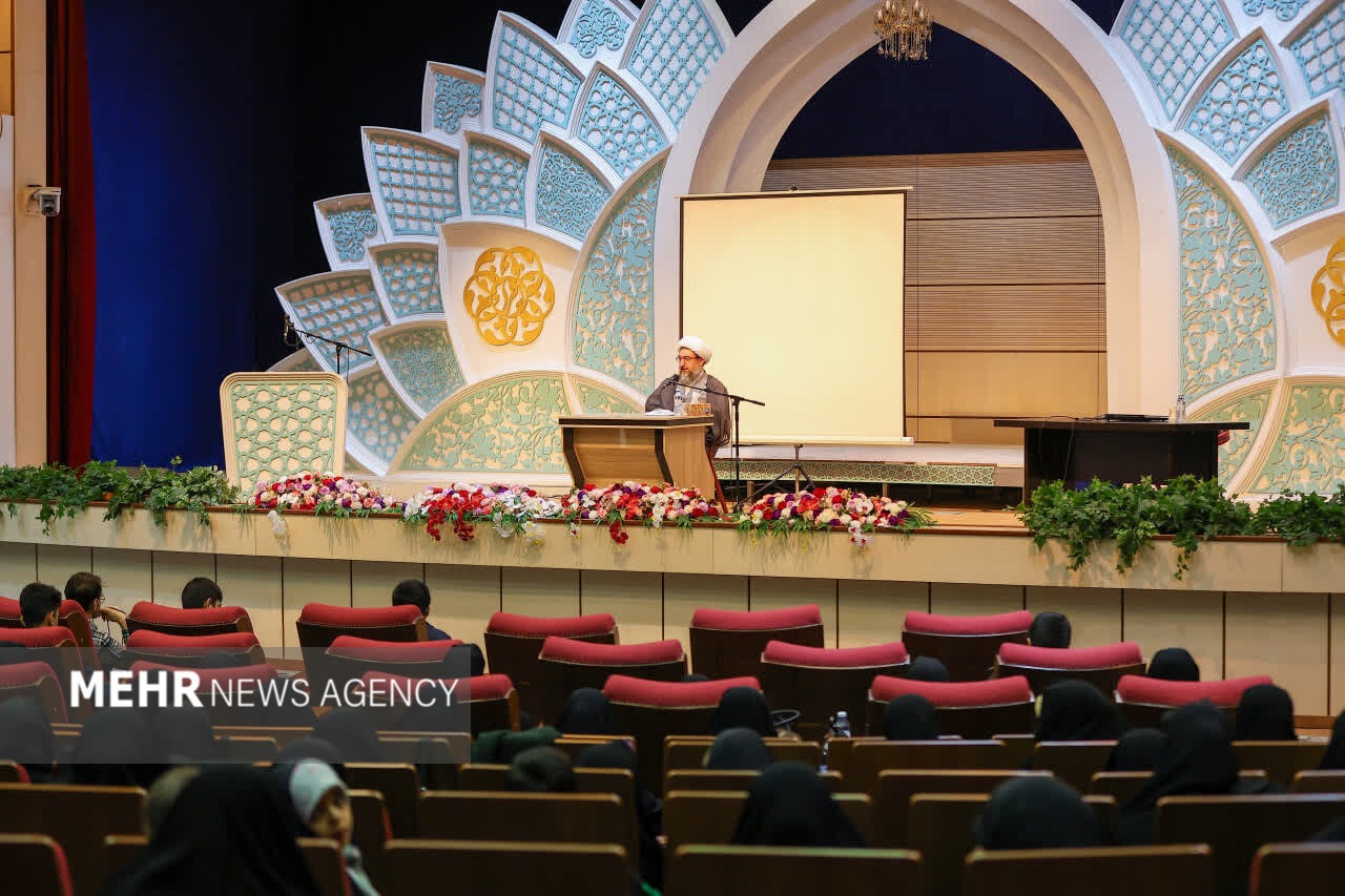 مطهری‌اصل: رفتار ائمه جمعه، آیینه‌ای از چهره دین در نگاه مردم است