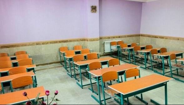 تندباد مدارس مشگین شهر را غیرحضوری کرد