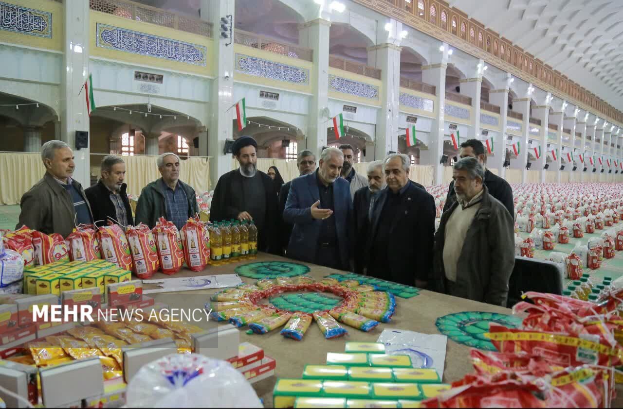 توزیع ۱۰ هزار بسته معیشتی در آذربایجان‌شرقی