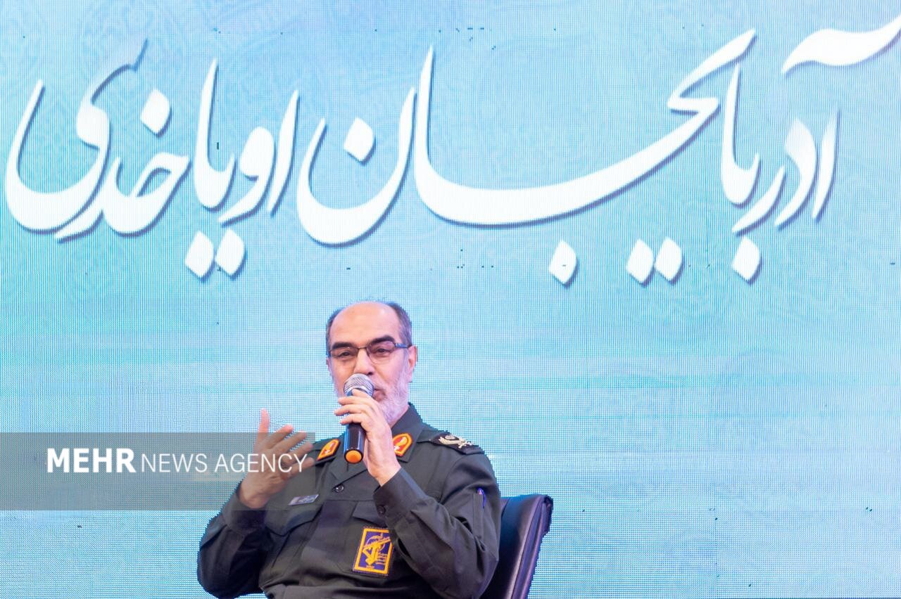 فرمانده سپاه عاشورا: ملت ایران همواره مدیون شهداست