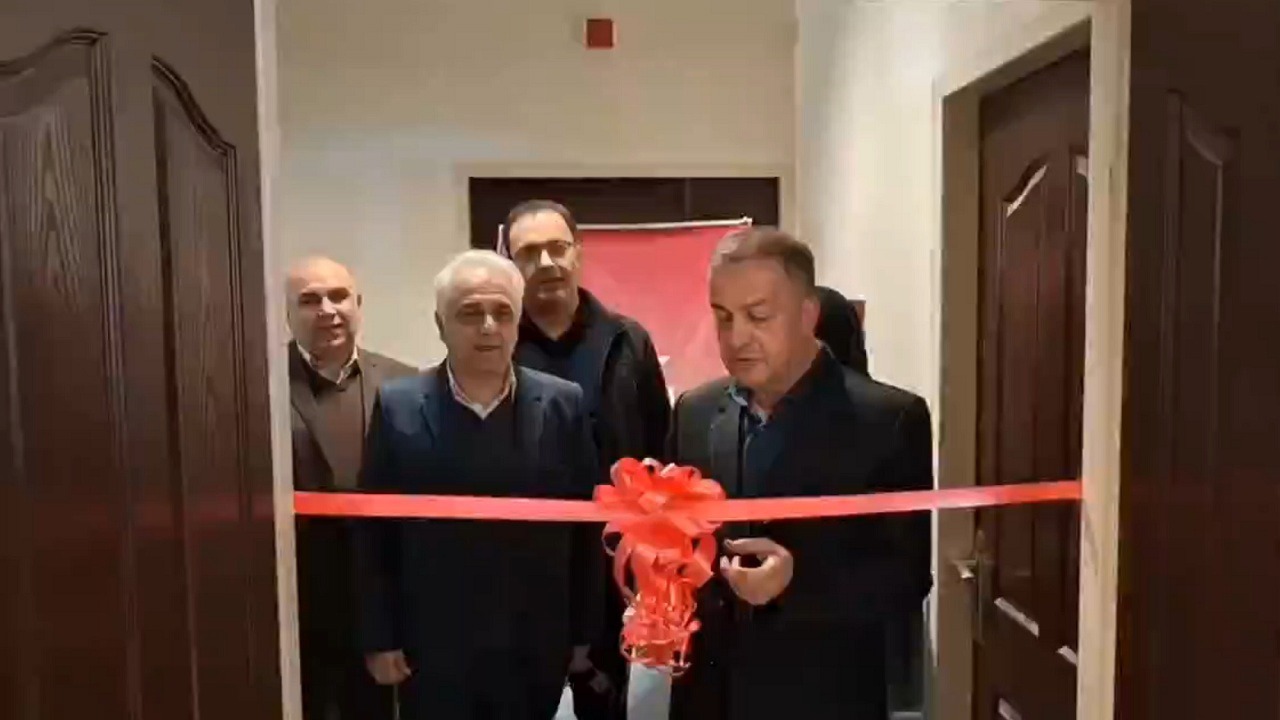 تجهیز کارگاه‌های فنی و حرفه‌ای میانه