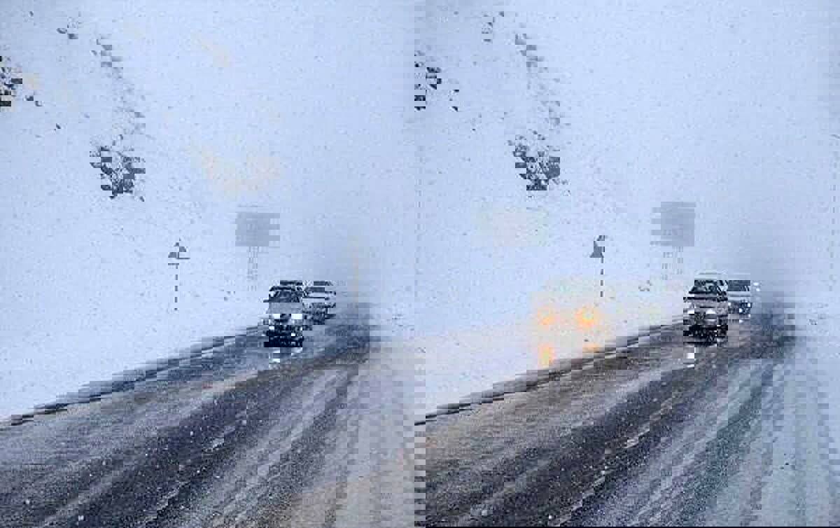 بارش برف در آذربایجان غربی؛ از تردد های غیرضرور خودداری شود