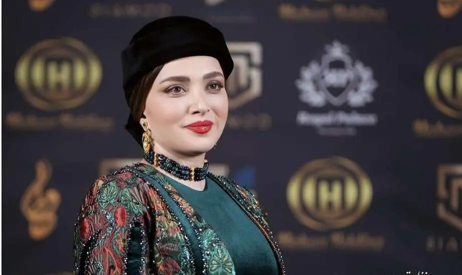 سفر در زمان؛ چهرۀ «بهنوش طباطبایی» ۲۲ سال قبل در پشت‌صحنه «عشق گمشده»
