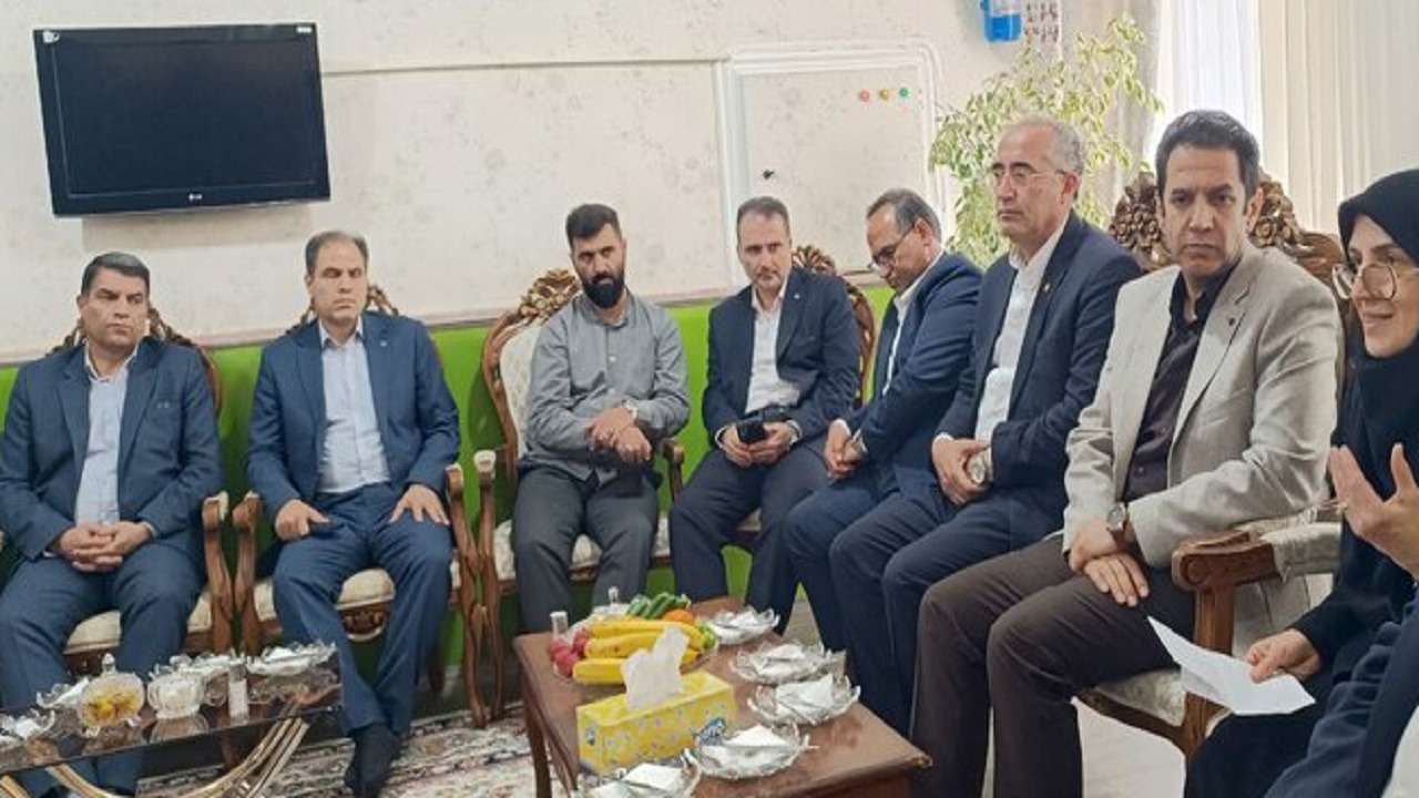 بازدید مدیر کل امور اقتصادی و دارایی آذربایجان شرقی از شیرخوارگاه احسان تبریز