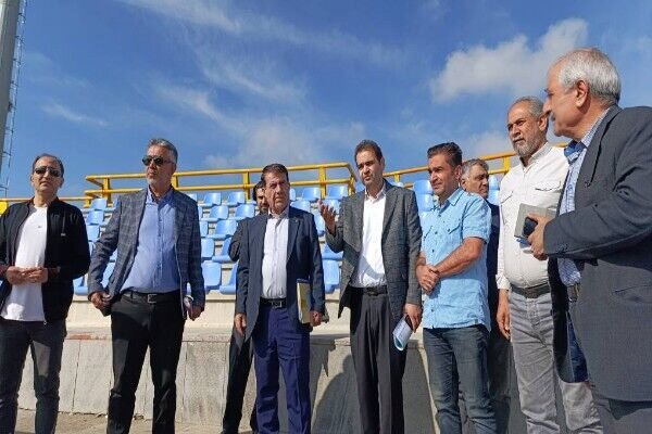 بازدید معاون وزیر راه و شهرسازی از ورزشگاه ۱۰ هزار نفری بناب