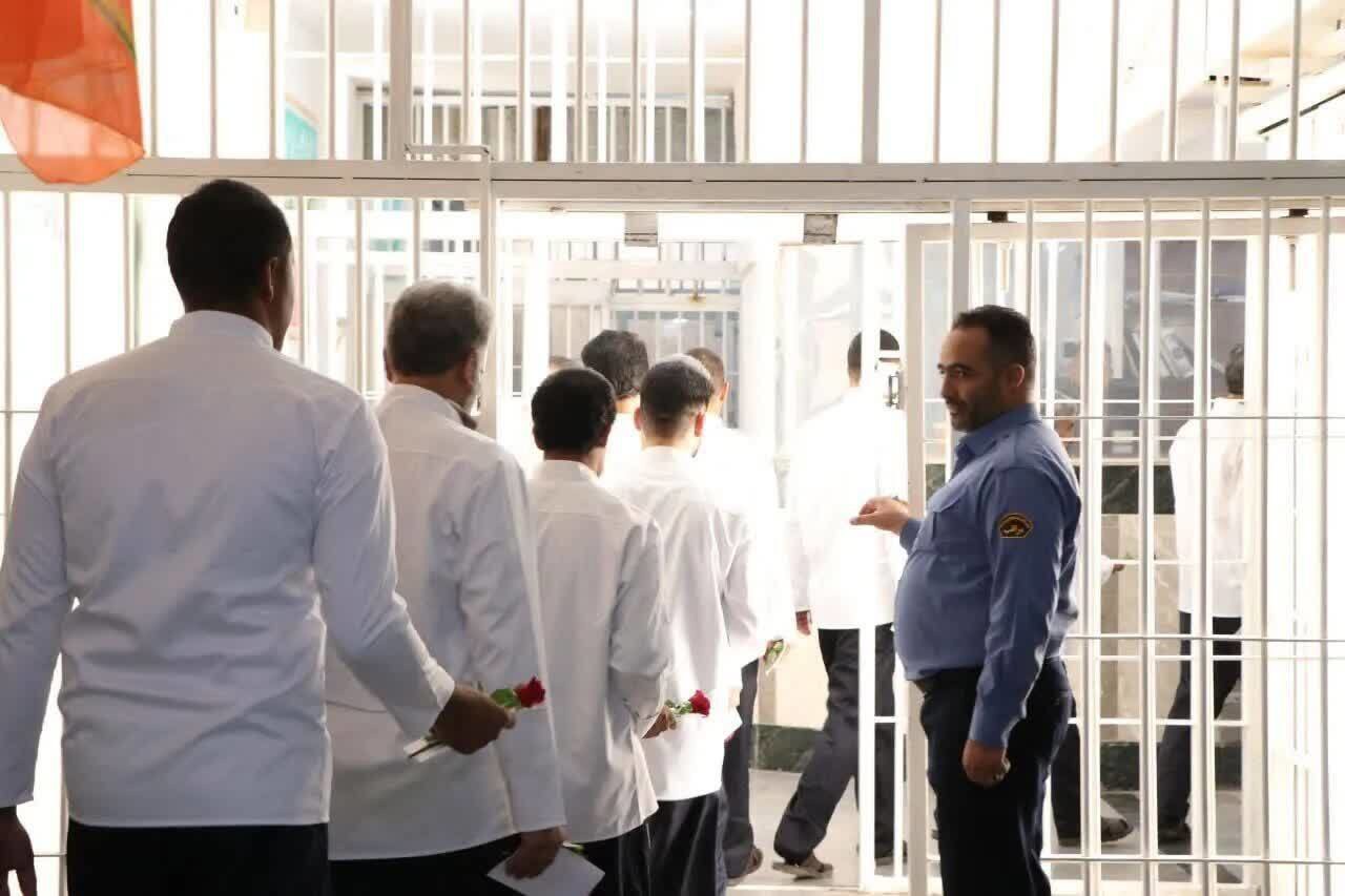 ۱۰ زندانی با همت خیر بوکانی آزاد شدند