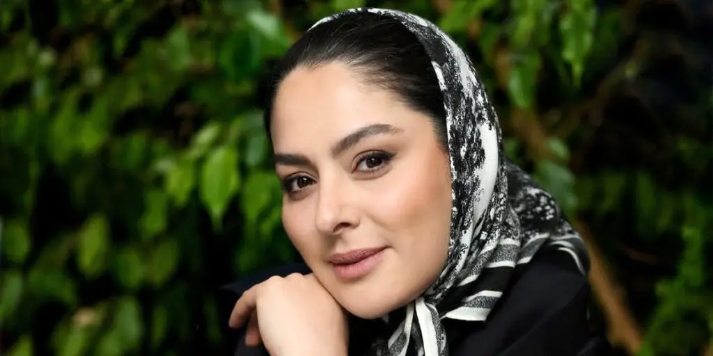 سفر در زمان؛ ژست جالب «مارال بنی‌آدم و ریما رامین‌فر» روی صحنه تئاتر؛ سال ۹۷
