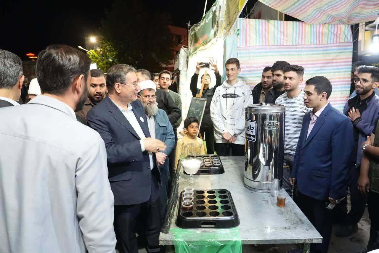 بازدید استاندار آذربایجان‌غربی از مواکب و فعالیت‌های شبانه مردمی در ارومیه