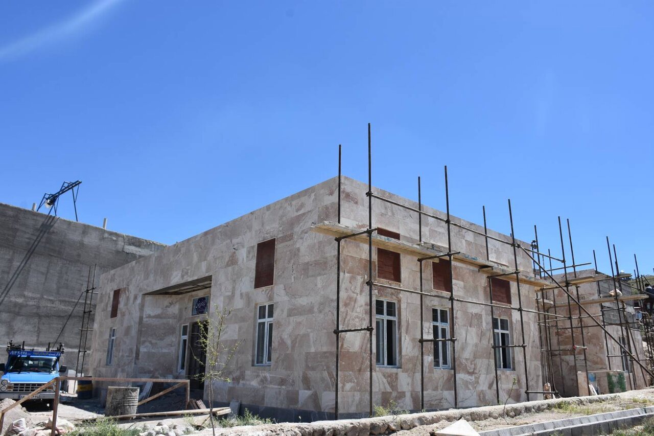 پیشرفت فیزیکی ۹۰ درصدی کتابخانه روستای دیزج امیرمدار اسکو