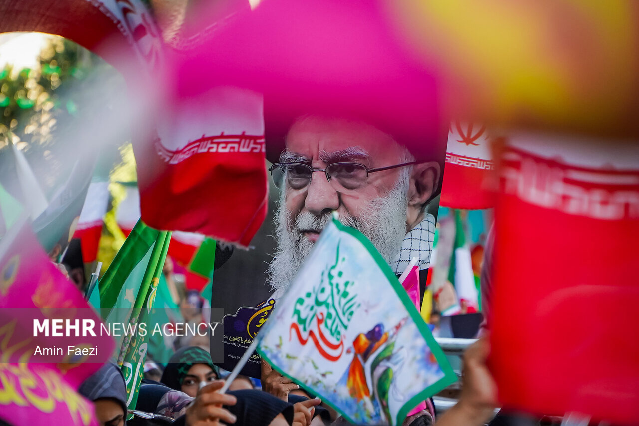 جشن کیلومتری غدیر در قلب تبریز؛ خیابان‌ها میزبان شادی خانوادگی
