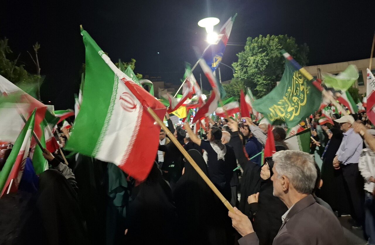 نوای «حیدر حیدر» تبریزی‌ها در نود و نهمین اجتماع شبانه بیعت با رهبری