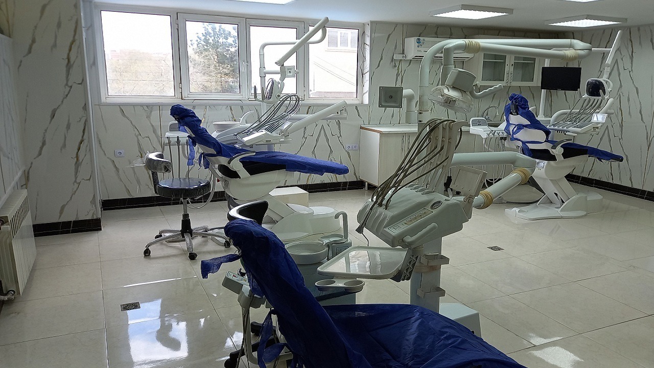 استقرار کلینیک تخصصی سیار بنیاد خیریه نورآوران سلامت غرب کشور