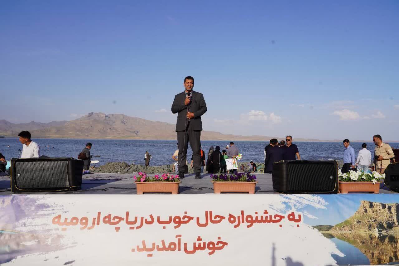 معرفی صنایع دستی آذربایجان غربی در جشنواره حال خوب دریاچه ارومیه