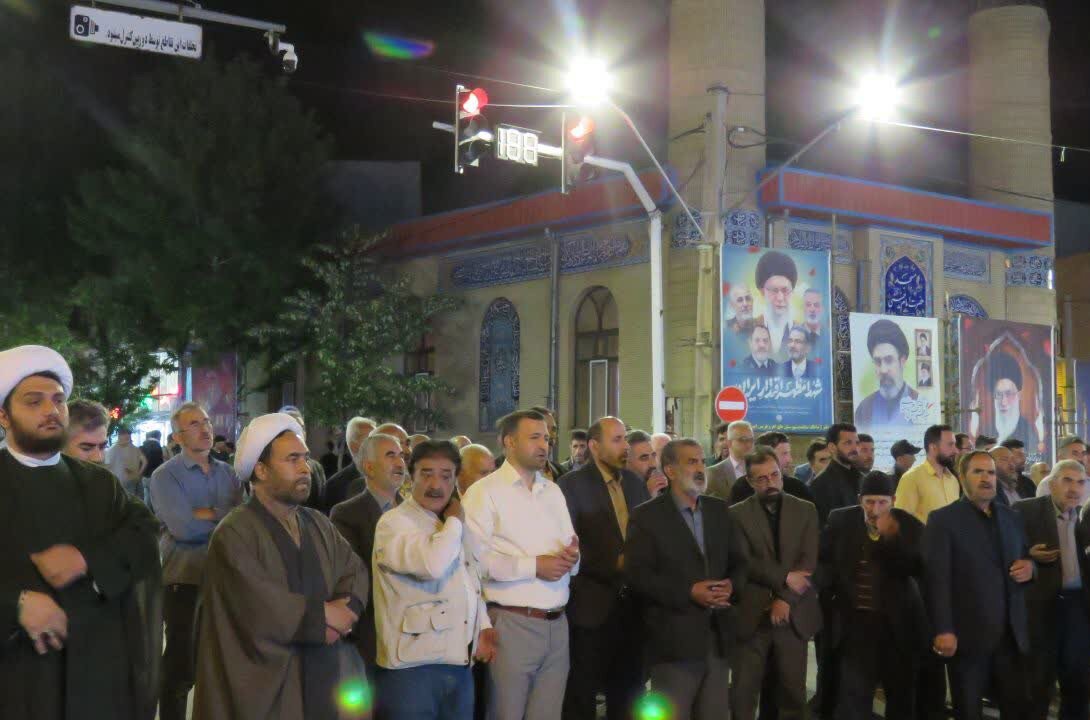 فریاد «نَصْرٌ مِنَ اللَّهِ وَفَتْحٌ قَرِیبٌ» هریسی‌ها در اجتماع شبانه
