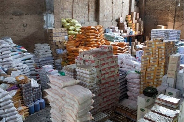 کشف انبار کالاهای اساسی احتکار شده در سراب